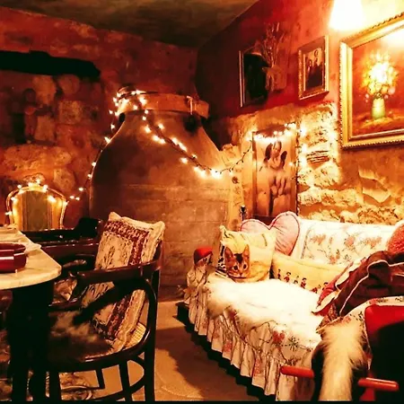 In - Romantic Getaway To Cuenca The Fifth Valeria