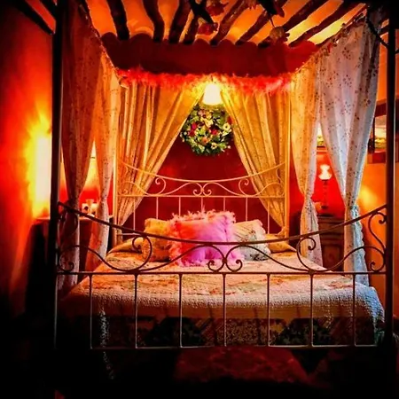 In - Romantic Getaway To Cuenca The Fifth Guest house